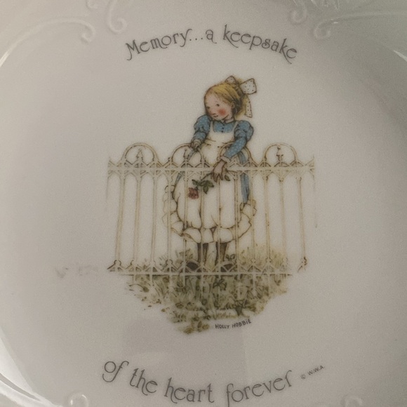 Holly Hobby “Memory…. A keepsake of the heart forever “plate - Picture 2 of 4
